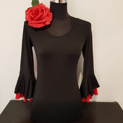 maillot de flamenco negro con volantes rojos