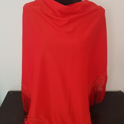 mantón grande de color rojo